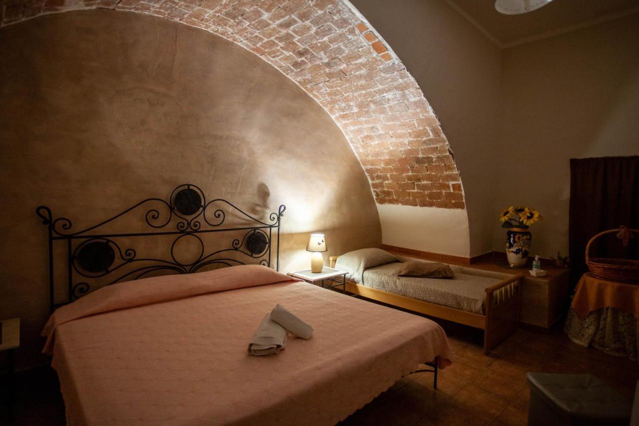 Casa Vacanze Fondaco Di Scillato Scillato  Exteriör bild